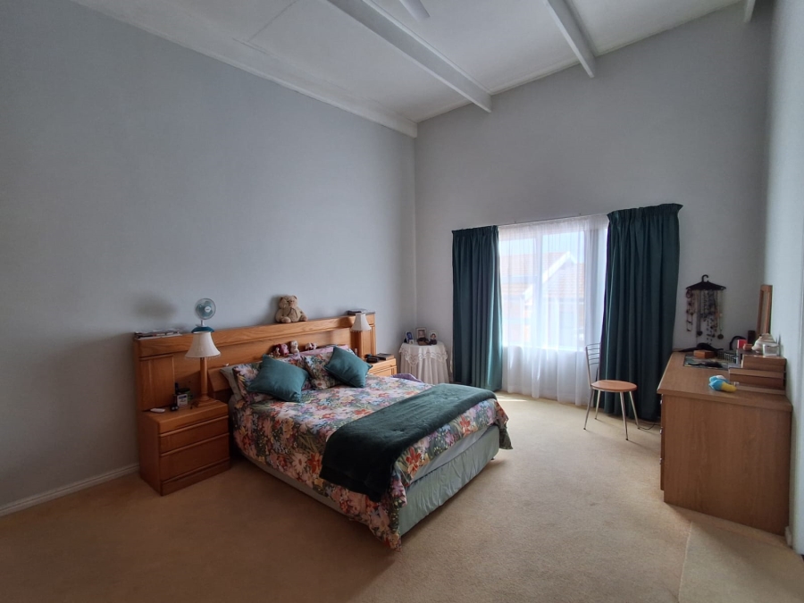 4 Bedroom Property for Sale in Stilbaai Wes Western Cape